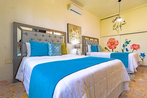 Bed, Photo of the whole room, Bedroom, air conditioner