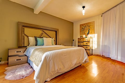 Bed, Photo of the whole room, Bedroom, wardrobe