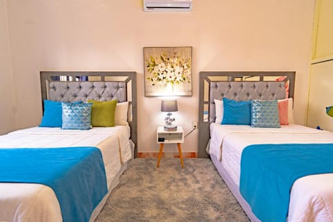 Bed, Photo of the whole room, Bedroom, air conditioner