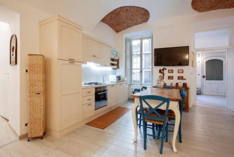 Living room, oven, pet friendly, stove, air conditioner