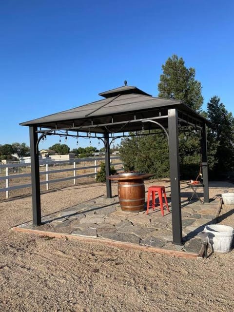 Our Farmhouse, Our Place: Cozy and Cute homestead! House in Paso Robles