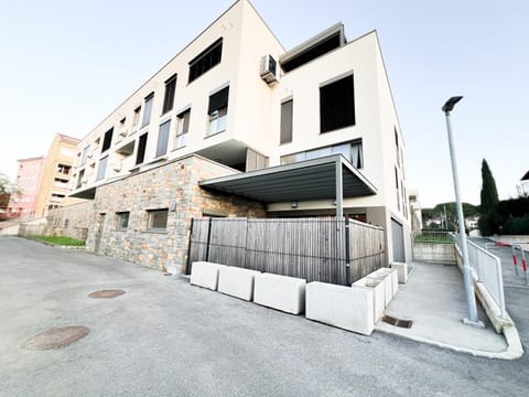 Property building, Day