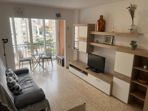 Communal lounge/ TV room, TV and multimedia, Living room, Seating area