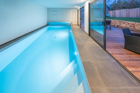 NOUVEAUTE!!! Villa en bord de mer avec piscine intérieure! Villa in Trégunc