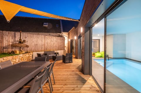 NOUVEAUTE!!! Villa en bord de mer avec piscine intérieure! Villa in Trégunc