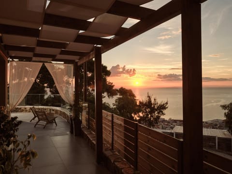 View (from property/room), Balcony/Terrace, Sea view, Sunrise