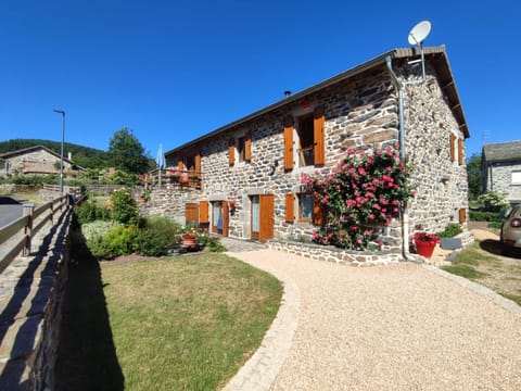 Property building, Spring, Day, Garden, Garden view