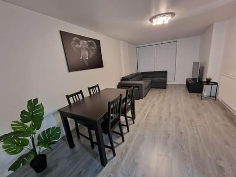 Contemporary City Centre Flat Apartment in Belfast