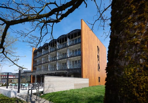 Facade/entrance, Spring, Day, On site