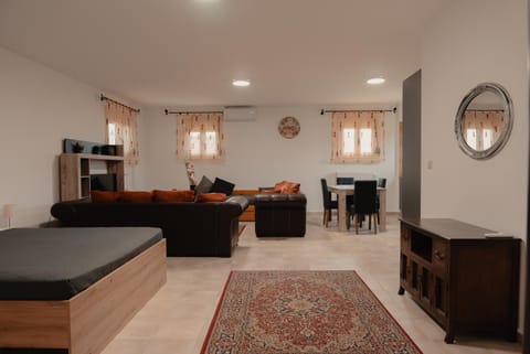 Photo of the whole room