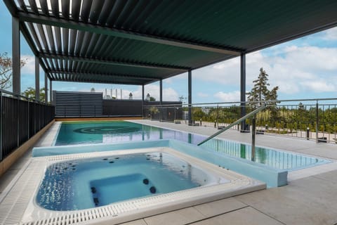 Hot Tub, Swimming pool