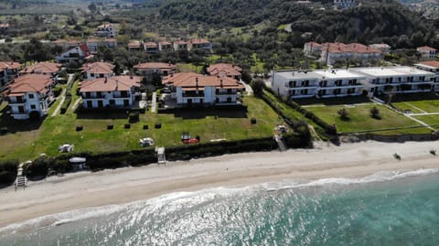 Take Me To The Sea 2 - Beachfront, Starlink Apartment in Halkidiki