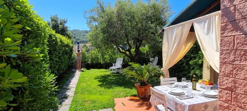 Shower, Property building, Patio, Garden