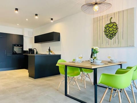Coffee/tea facilities, Kitchen or kitchenette, Seating area, Dining area, pet friendly