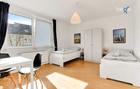 Bed, Photo of the whole room, Seating area, Bedroom