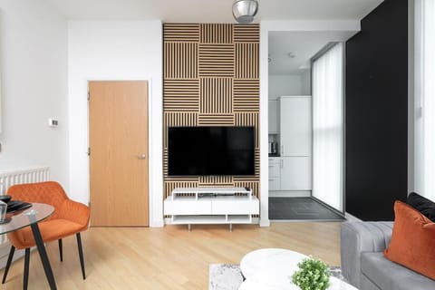 Central MK 1 Bed Apartment With Parking Apartment in Milton Keynes