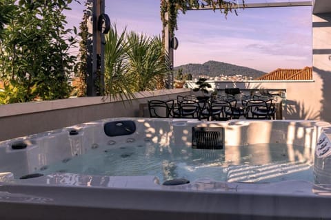 Natural landscape, Hot Tub