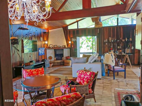 Communal lounge/ TV room, TV and multimedia, Living room, fireplace