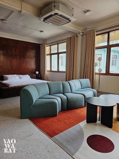 Bed, Living room, Photo of the whole room, Seating area, Bedroom, air conditioner