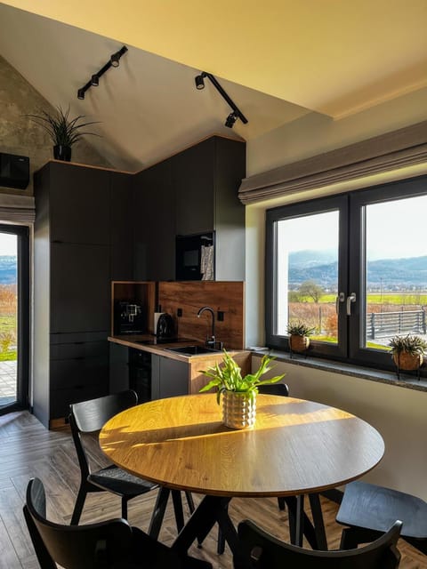 View (from property/room), Kitchen or kitchenette, Living room, Dining area