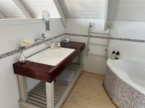 Tranquility Betty's Bay Apartment in Cape Town