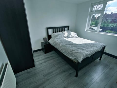 Modern 3 bedroom house Apartment in Birmingham