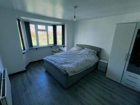 Modern 3 bedroom house Apartment in Birmingham