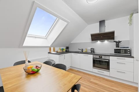 Coffee/tea facilities, Kitchen or kitchenette, Dining area, dishwasher, minibar, pet friendly, stove, toaster