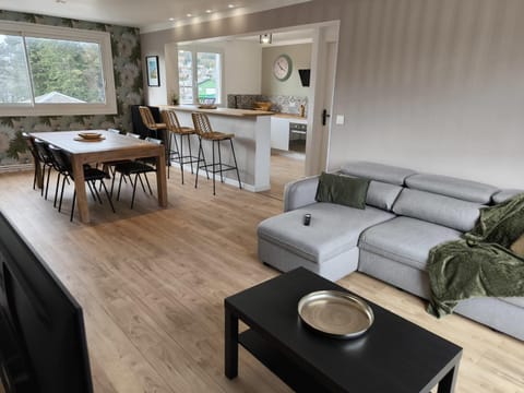 Living room, Dining area