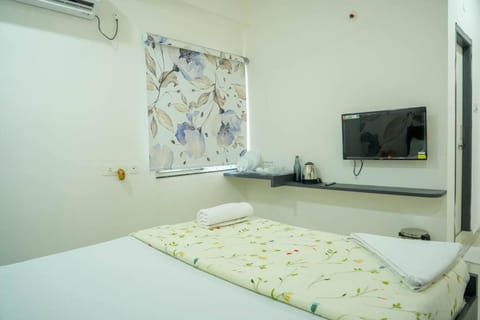Bed, TV and multimedia