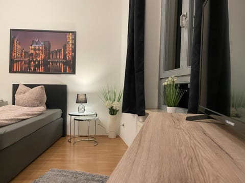 Bed, TV and multimedia, Living room, Bedroom