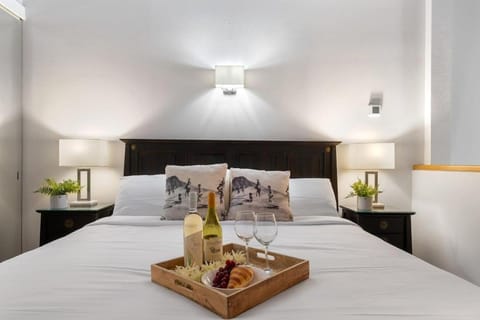 Kamaole Sands 4413 · KAS 4413 Remodeled 2BD Beach Retreat Across House in Kamaole