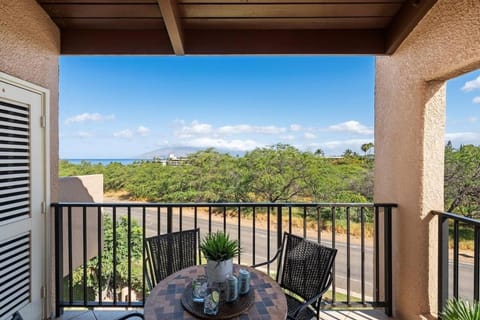 Kamaole Sands 4413 · KAS 4413 Remodeled 2BD Beach Retreat Across House in Kamaole