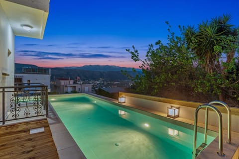 Mountain view, Pool view, Swimming pool