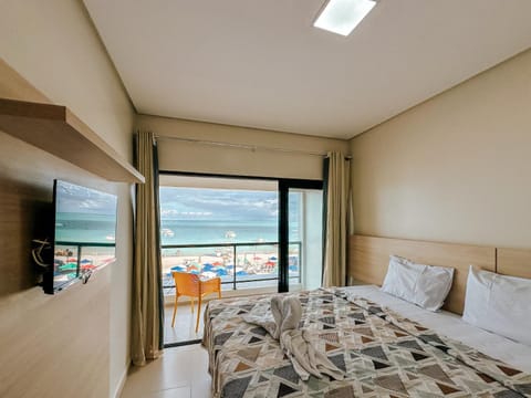 Bed, Natural landscape, TV and multimedia, View (from property/room), Balcony/Terrace, Photo of the whole room, Bedroom