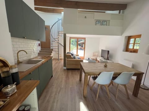 Maisonnette dans la vallée verte Apartment in Haute-Savoie