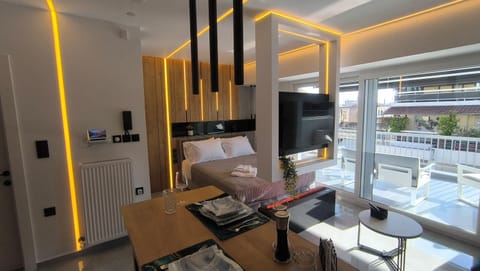 Communal lounge/ TV room, Bed, TV and multimedia, Photo of the whole room, Bedroom