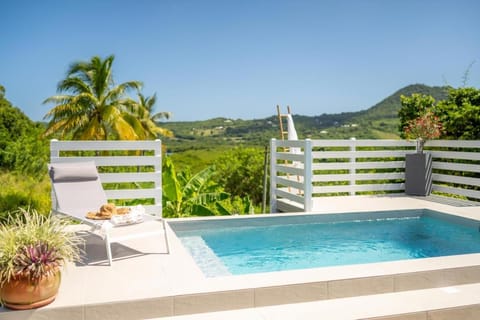 Natural landscape, Mountain view, Pool view, Swimming pool, sunbed