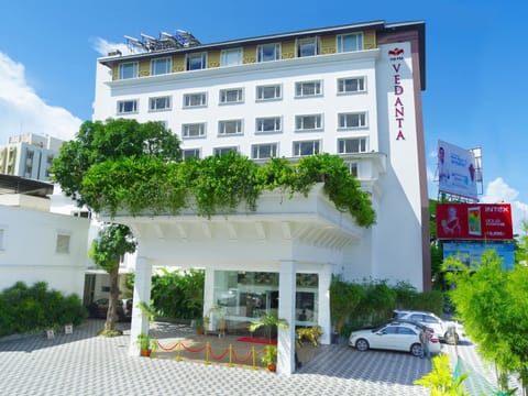 Property building, Facade/entrance, Day
