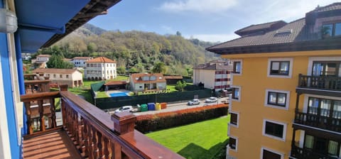 Property building, Spring, Day, Neighbourhood, Natural landscape, View (from property/room), Balcony/Terrace, Mountain view, Location