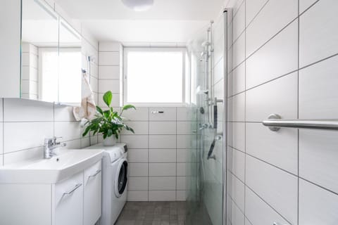 Kodikas kahden makuuhuoneen asunto Tikkurilassa Apartment in Helsinki