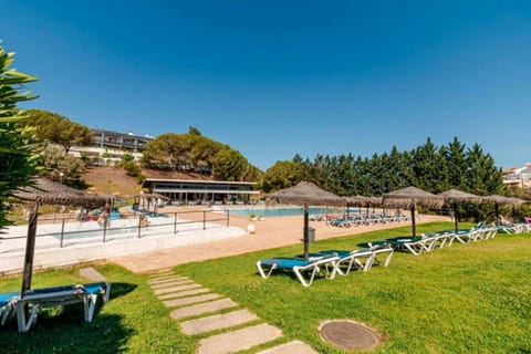 Swimming pool, Swimming pool, sunbed