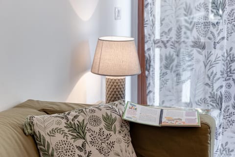 Living room, Photo of the whole room