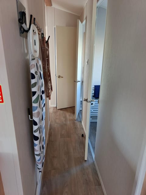 JEMs Hot-Tub Getaways 8 berth at Tattershall Lakes House in Tattershall