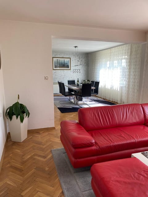 Living room, Seating area, Dining area