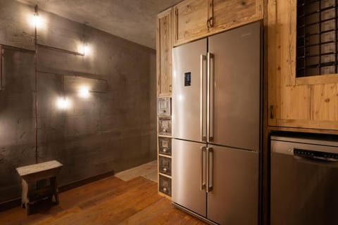 Chalet Montecucco with lake view and jacuzzi Chalet in Lake Garda