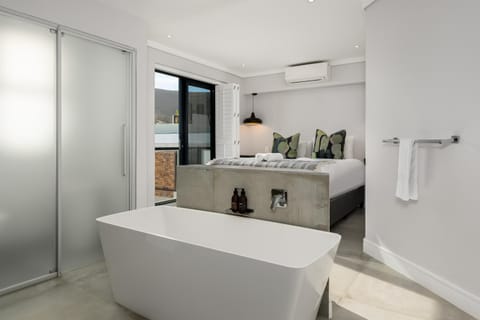 Queens View Unit 5 Apartment in Sea Point