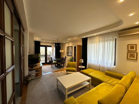 Communal lounge/ TV room, TV and multimedia, Seating area