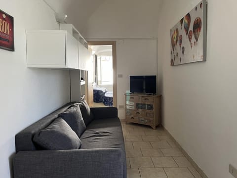 Communal lounge/ TV room, TV and multimedia, Living room, Seating area, Evening entertainment