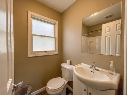 Villa 1 sleep 6 w/VIP pkg- Bachelor parties here! House in Village Four Seasons